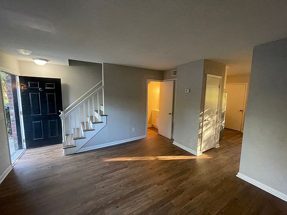 5th image of 254 Luden Dr #C