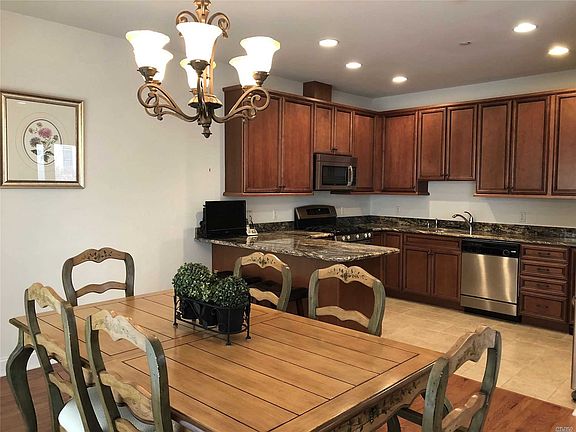 5th image of 115 Kenneth Ct