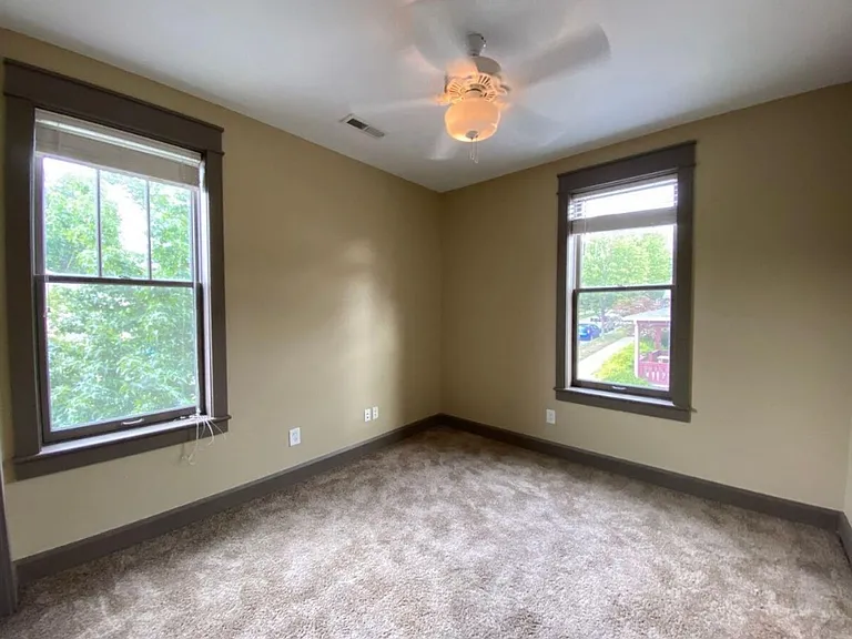 509 E Hillside Dr — Photo 16