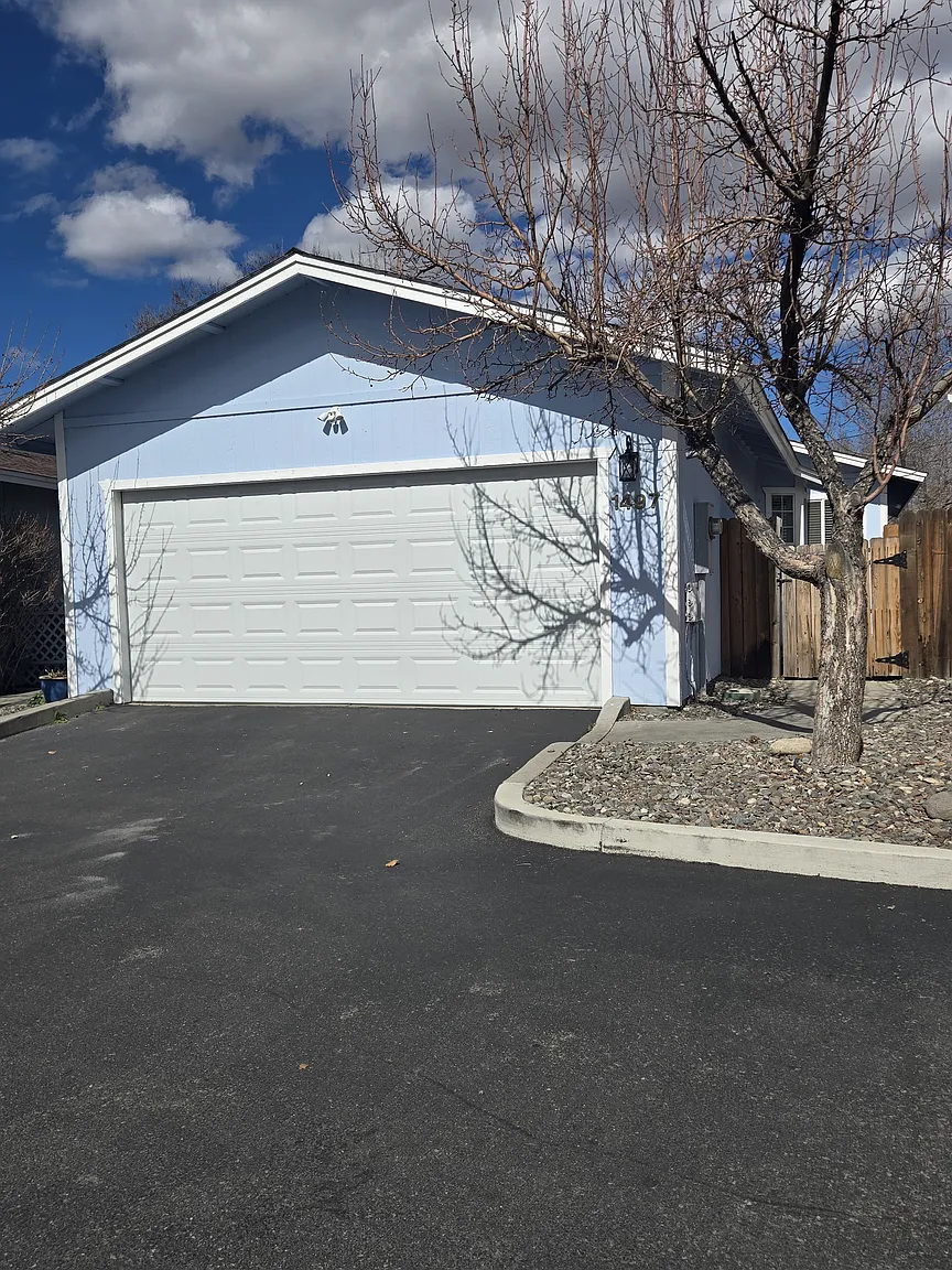 1497 Douglas Ave photo 1