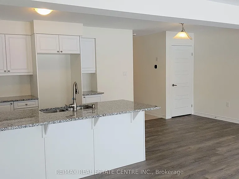 8 Watermill St — Photo 10
