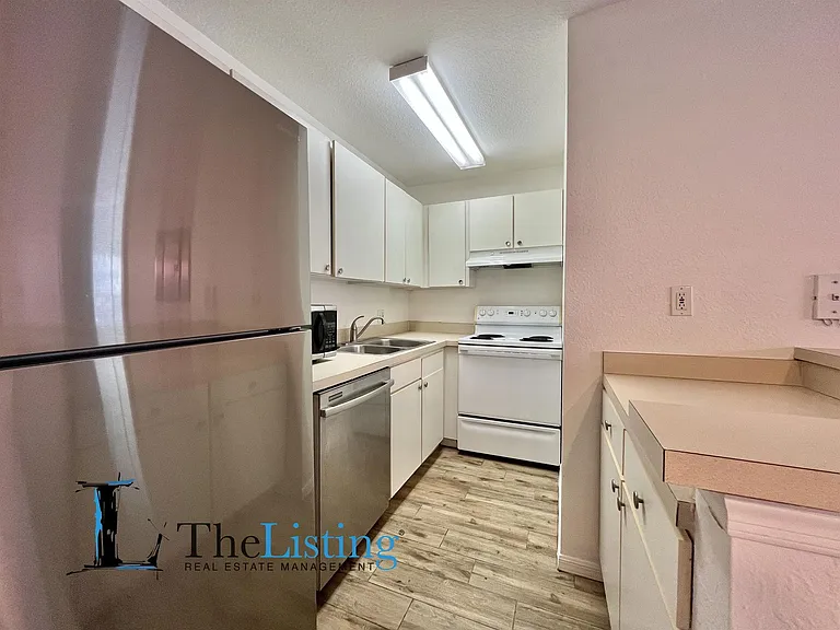 9126 Lake Chase Island Way — Photo 7