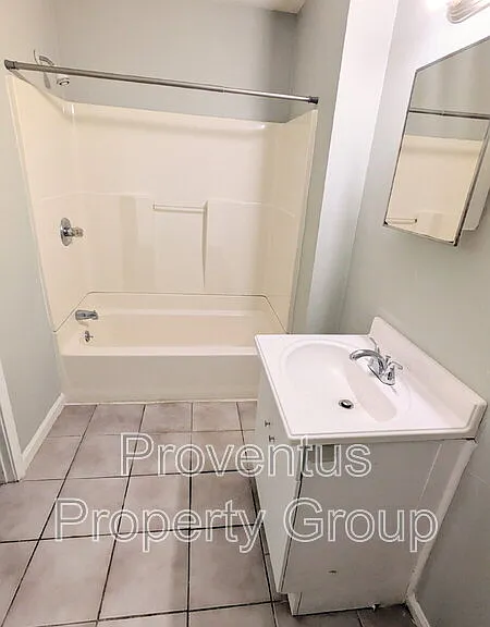 4527 Versailles Dr — Photo 15