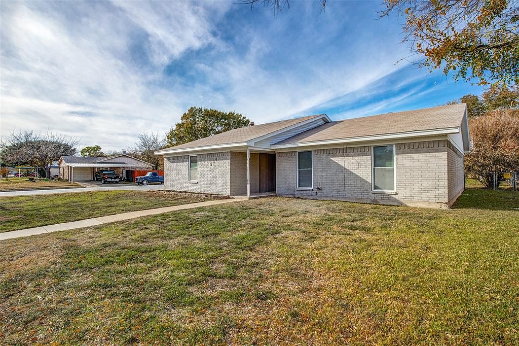 564 Edwards Dr, Saginaw, TX 76179 | Zillow