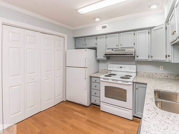 3rd image of 3102 Cashwell Dr Unit 33