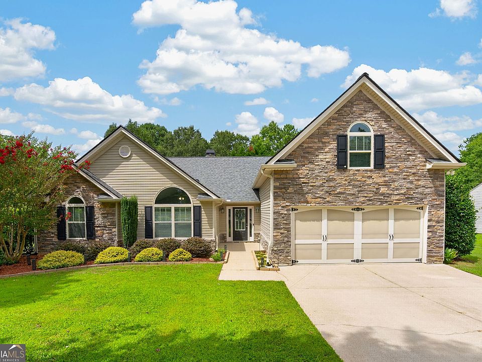 1st image of 19 Elk Dr