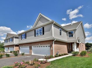 212 N Auburn Hills Ln, Addison, IL 60101