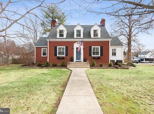 220 S 29th St, Purcellville, VA 20132
