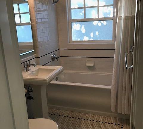 5th image of 627 N Poinsettia Pl