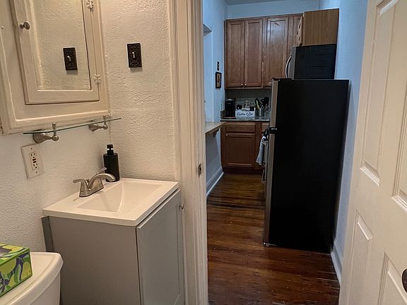 4th image of 302 Madison St APT 3