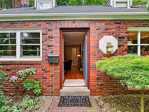 3rd image of 339 Oak Forest Dr
