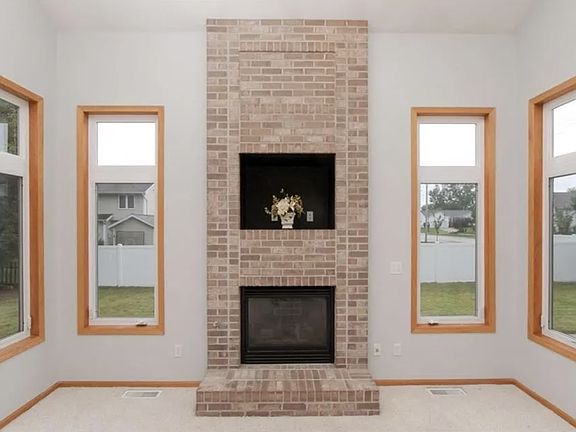 4th image of 7329 Walden Rd NE