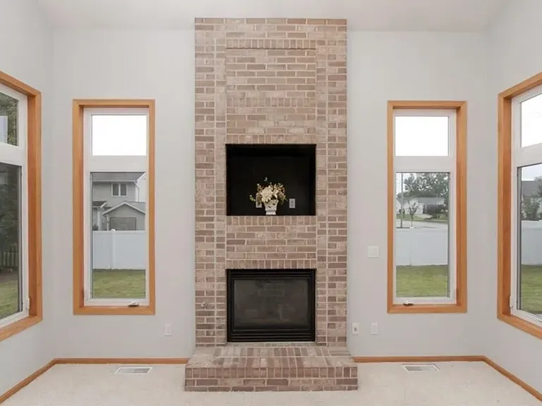 7329 Walden Rd NE — Photo 4