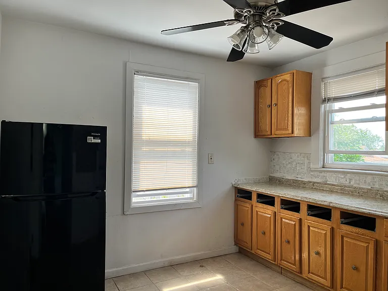 348 Davis Ave #2 — Photo 17