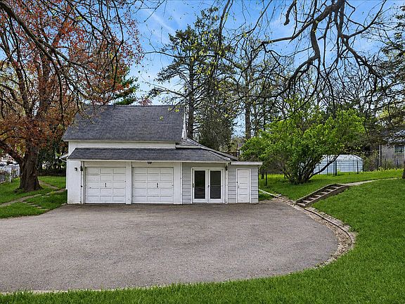 3rd image of 709 Regner Rd