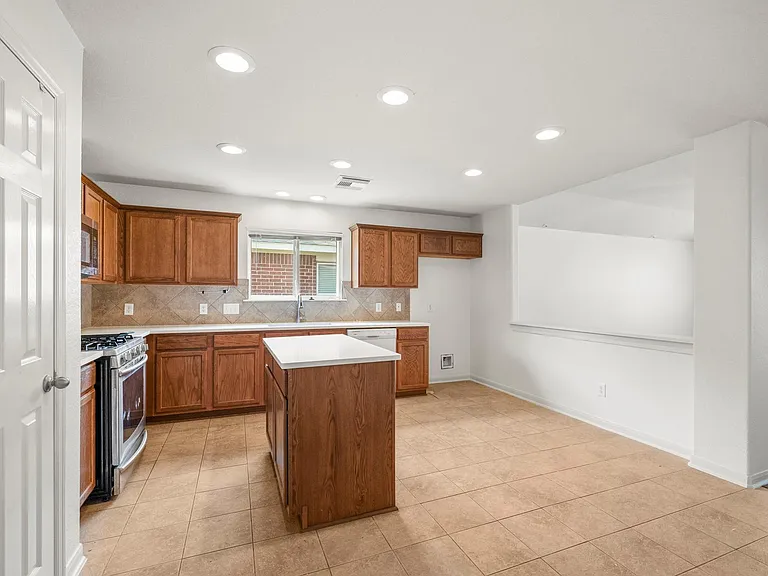 3211 Falcon Trail Dr — Photo 9