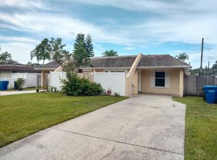 977 2nd Ave NE, Largo, FL 33770