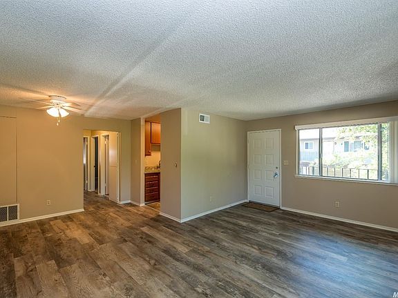 2nd image of 3793 Park Dr APT 4