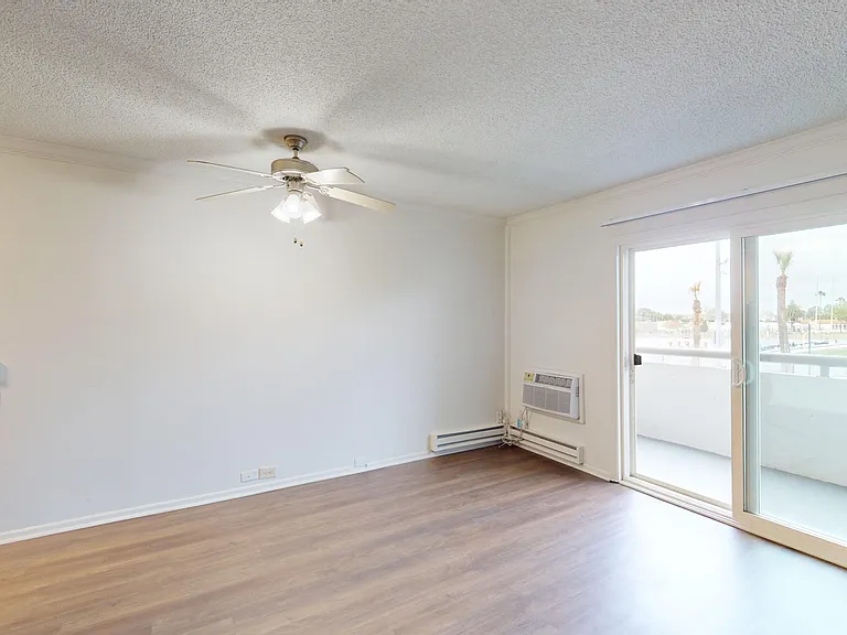 Eight 80 Newport Beach — Photo 117