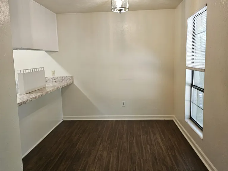 2004 Bradford Ct #B — Photo 6