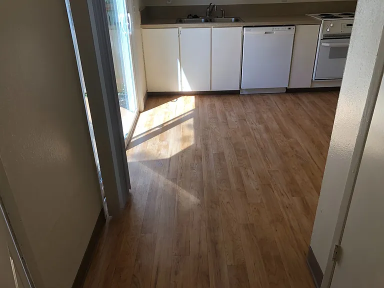 13401 SE Stark St — Photo 7