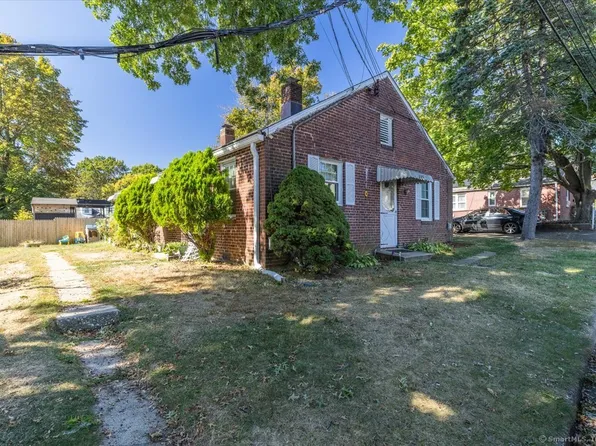 125-127 Alexander Drive, Bridgeport, CT 06606