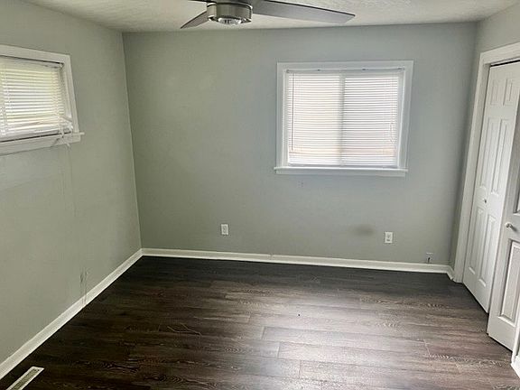 5th image of 4038 N Sheridan Ave