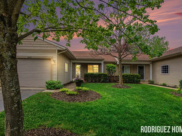 2621 Cascade Place Dr SE, Grand Rapids, MI 49546