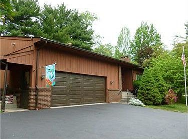 2nd image of 120 Evergreen Cir