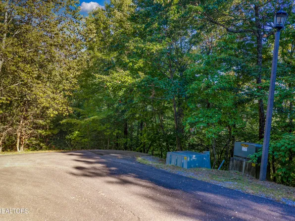 Enclave Park Way, Sevierville, TN 37862