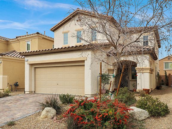 2nd image of 272 Botanic Gardens Dr