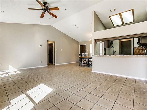 5th image of 2909 Amber Dr S