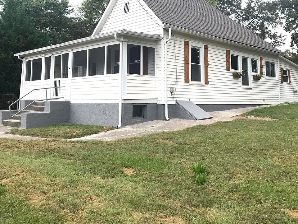 1st image of 217 Campus Ln
