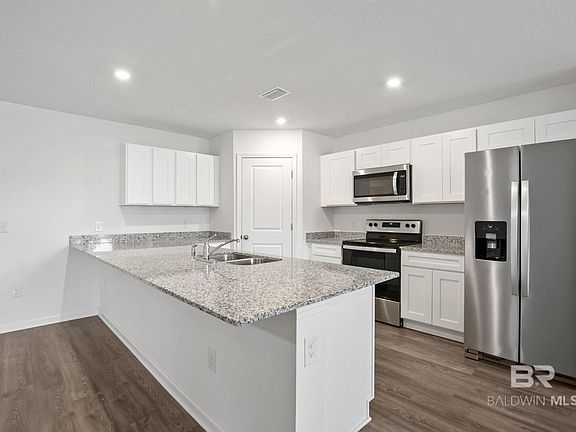 3rd image of 21538 Yosemite Blvd
