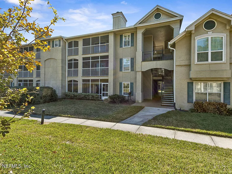 800 Ironwood Dr #834 — Photo 1