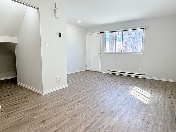 3rd image of 423 Bruce Ave Unit 4