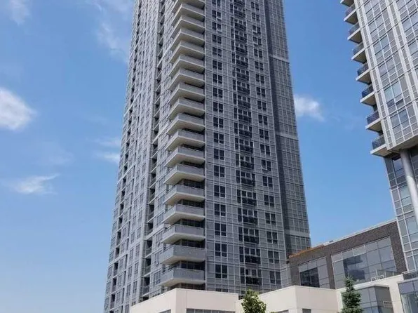 275 Village Green Sq #1525, Toronto, ON M1S 0L8