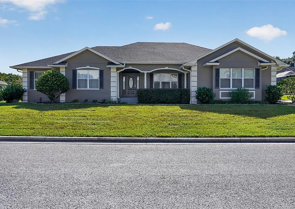 1850 Sandy Knoll Cir N