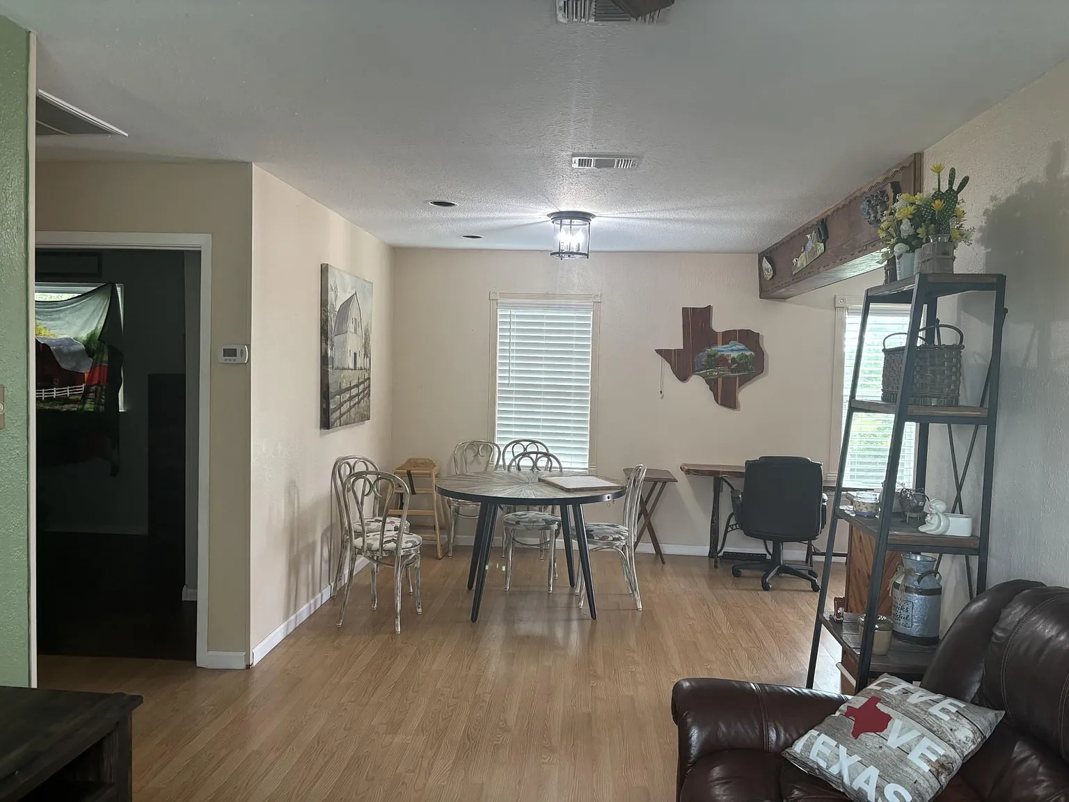 2 bed, 1.0 bath, 700 sqft, $1,400 — Photo 4