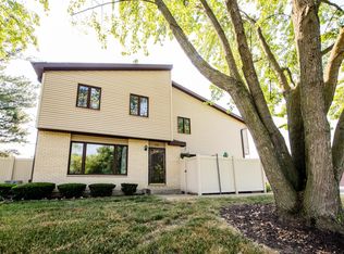 200 E Woodlawn Rd, New Lenox, IL 60451