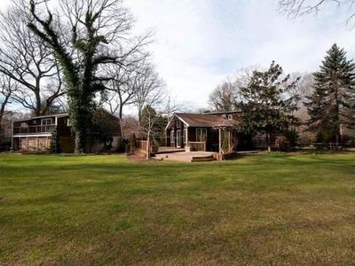 42 Foxhurst Rd, Dix Hills, NY, 11746