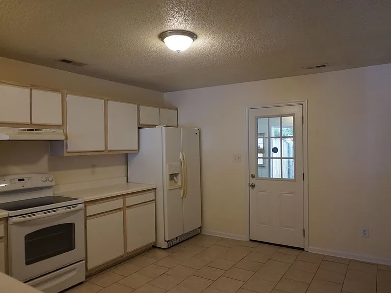 109 Spring Meadow Cir — Photo 9