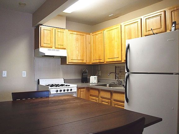 5th image of 360 Barlow Ave APT 24