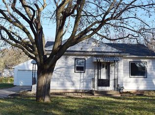 1041 Grandview Ave, Owatonna, MN 55060