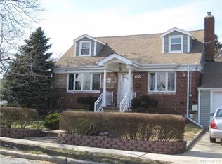 100 Ampel Ave, Bellmore, NY 11710