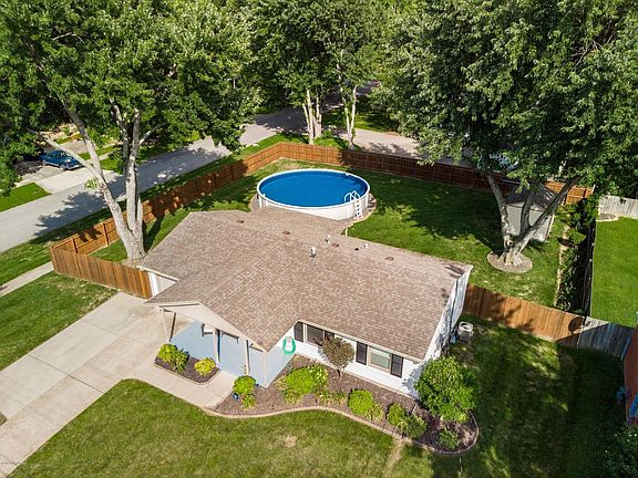 2nd image of 10901 Golden Dr