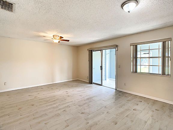 4th image of 11865 Mintwood Ct