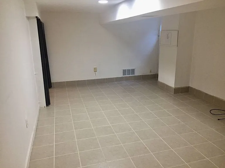 2404 N Kensington St — Photo 16