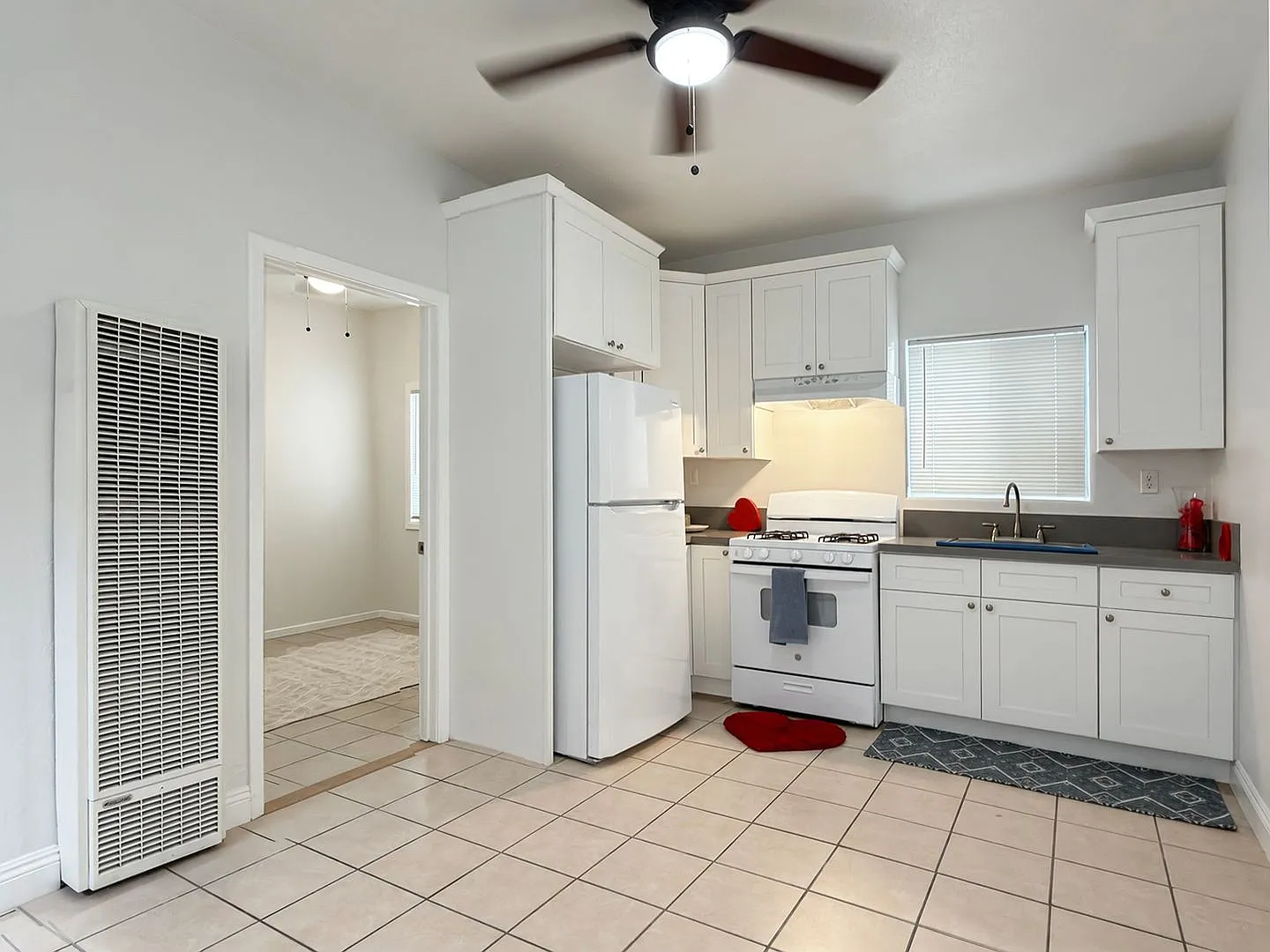 842 Alamitos Avenue — Photo 3