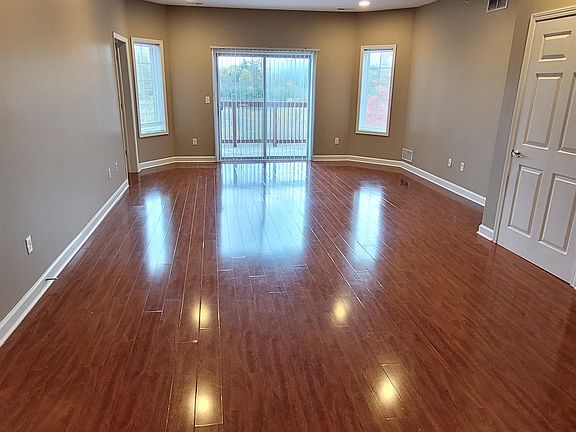 2nd image of 7422 Lions Gate Pkwy